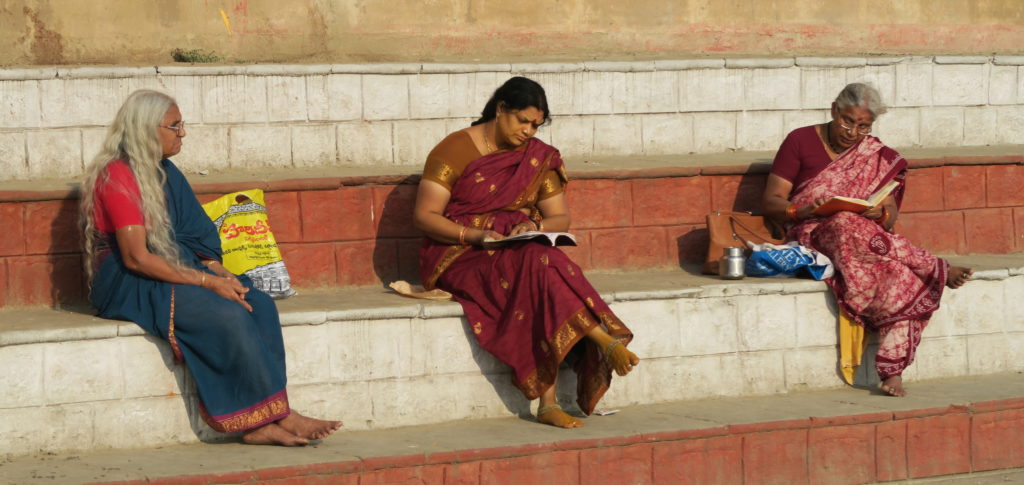 Trois femmes qui lisent