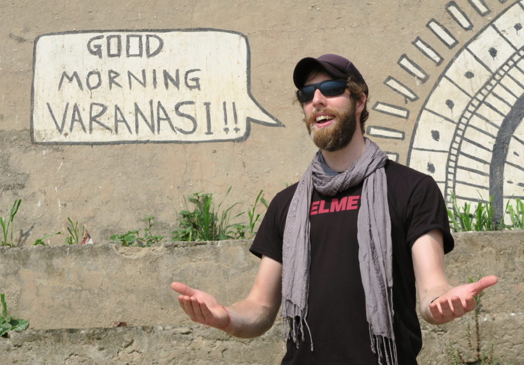 Pierre-Luc Côté avec une bulle de bd disant "Good morning Varanasi!"