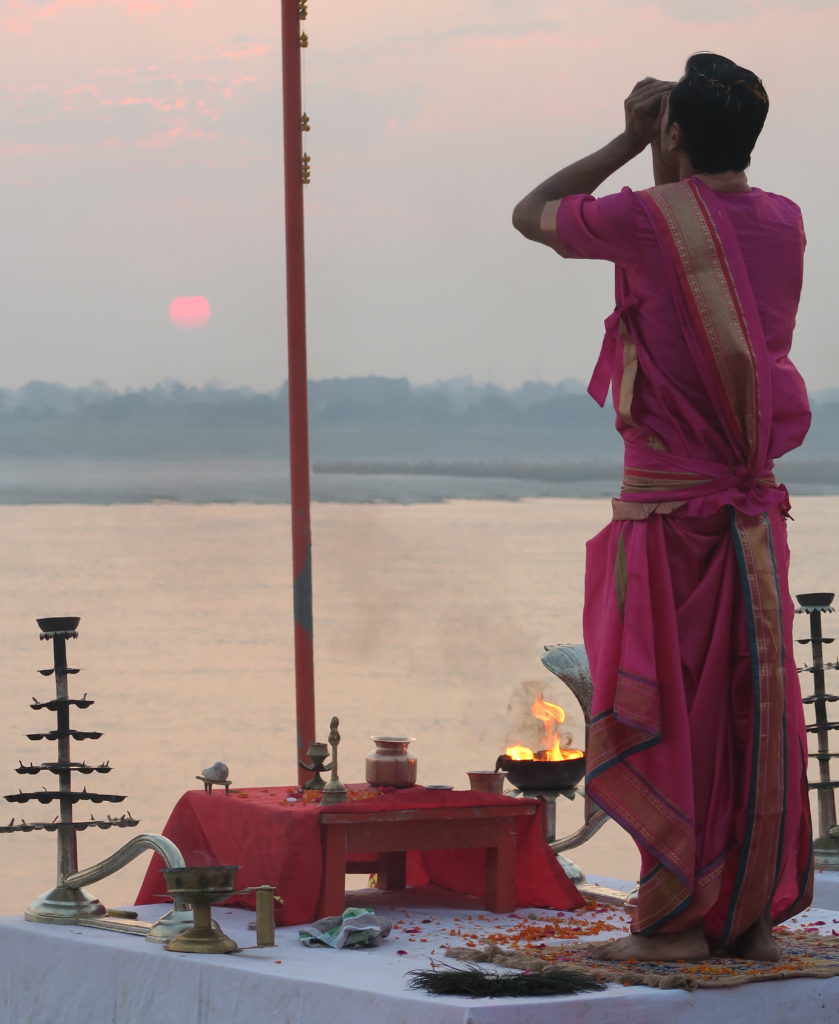 Puja matinale avec Soleil levant