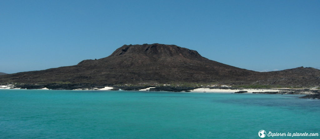 volcan sombreso chino aux îles Galapagos