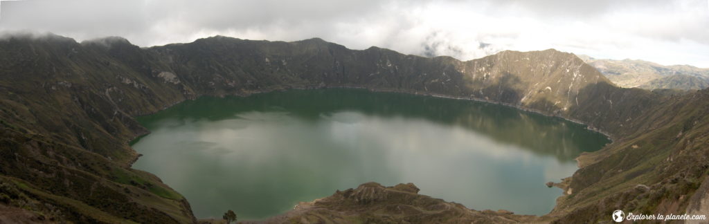 Lac dans le volcan Quilotoa en Équateur