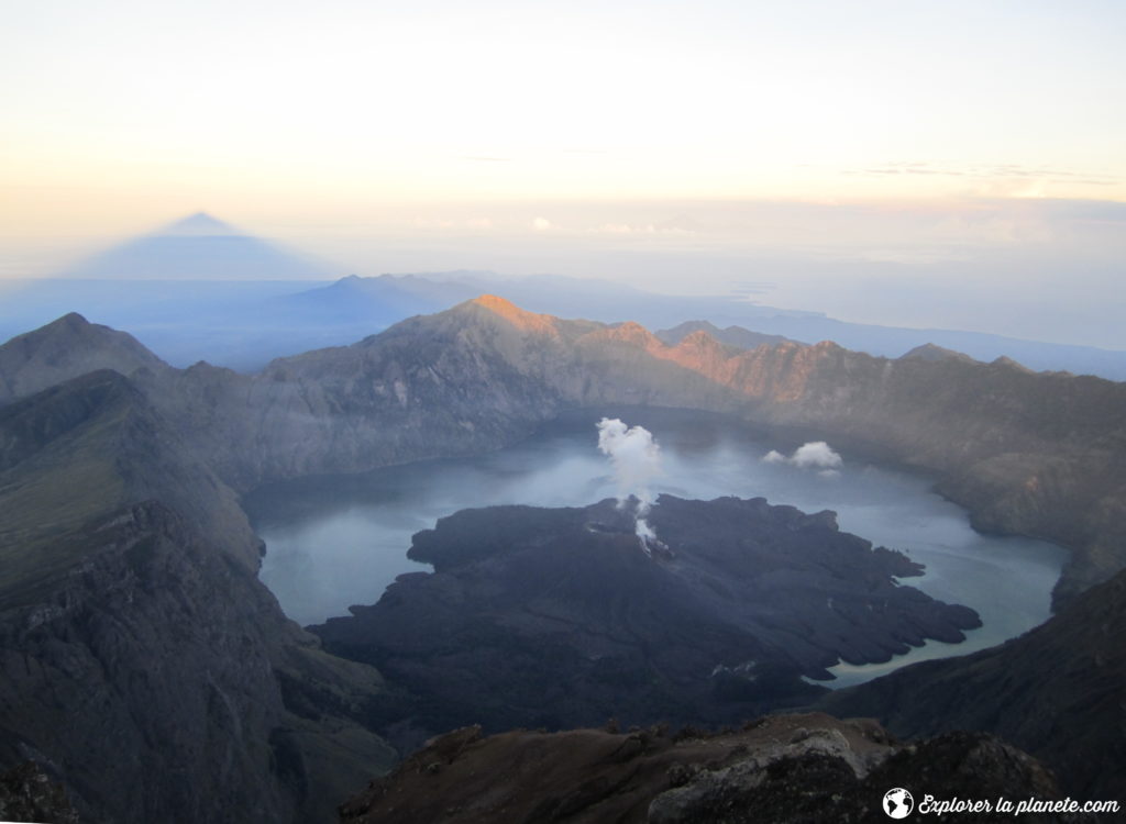 Vue du sommet du Rinjani sur l'île de Lombok en Indonésie