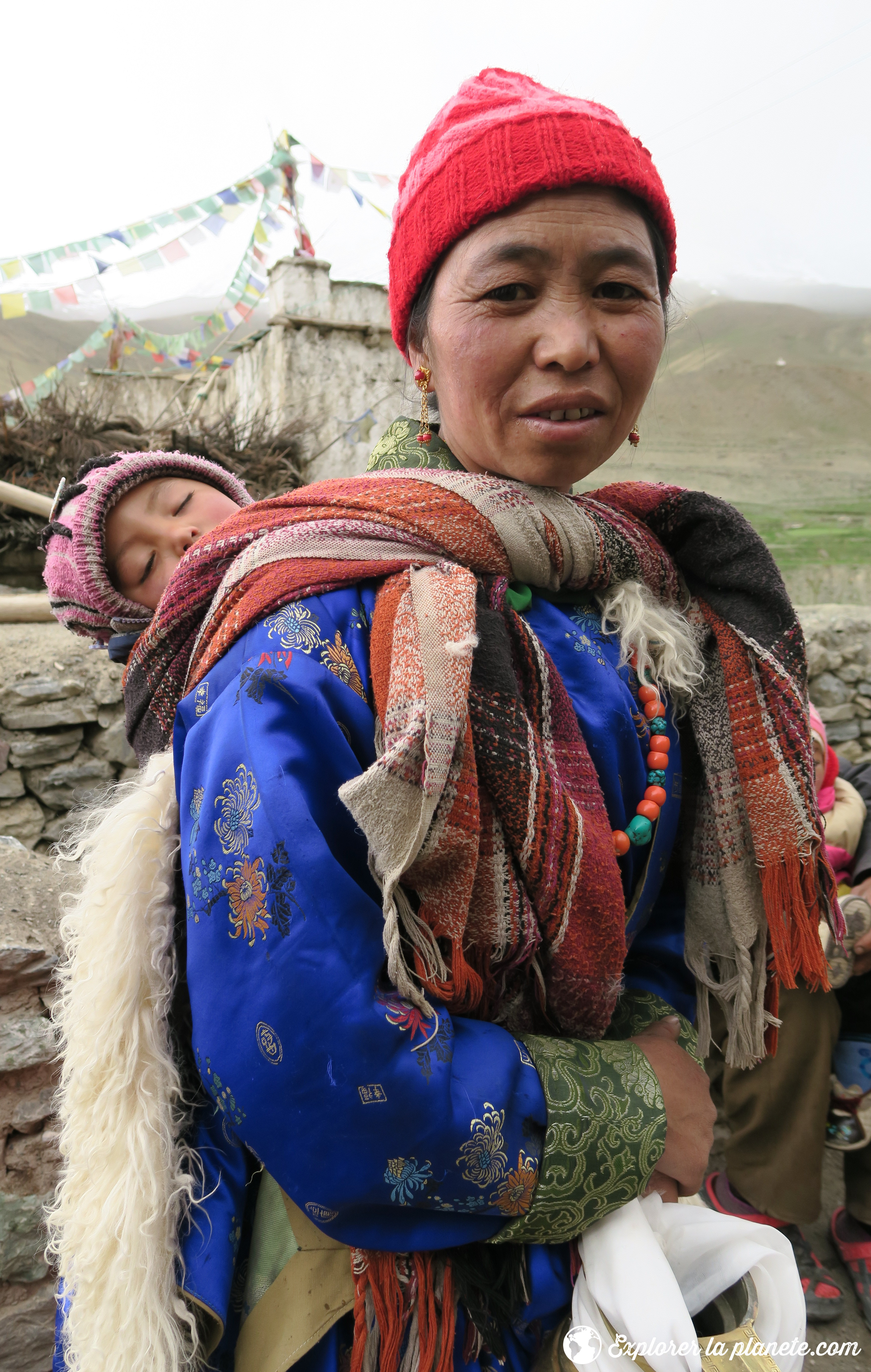 Grande traversee du Zanskar - femme avec bebe à Photoksar
