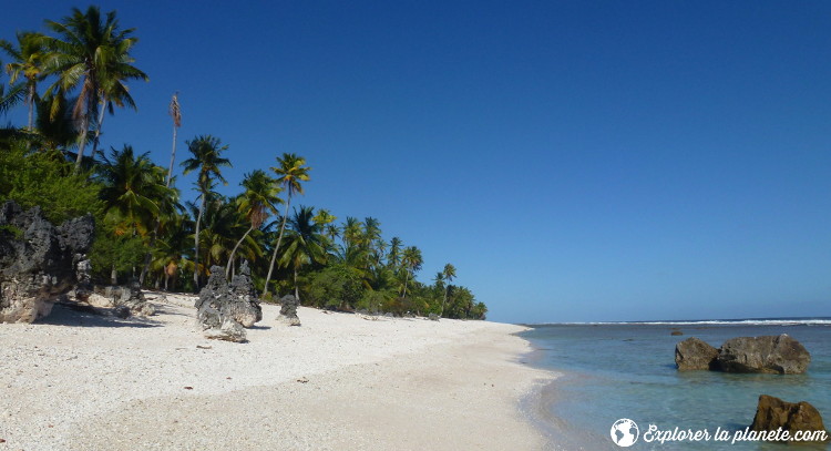 Plage déserte de Tikehau