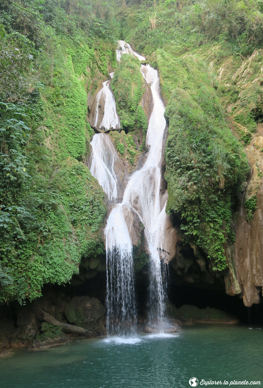 La chute Vegas Grandes dans le parc de Topes de Collantes