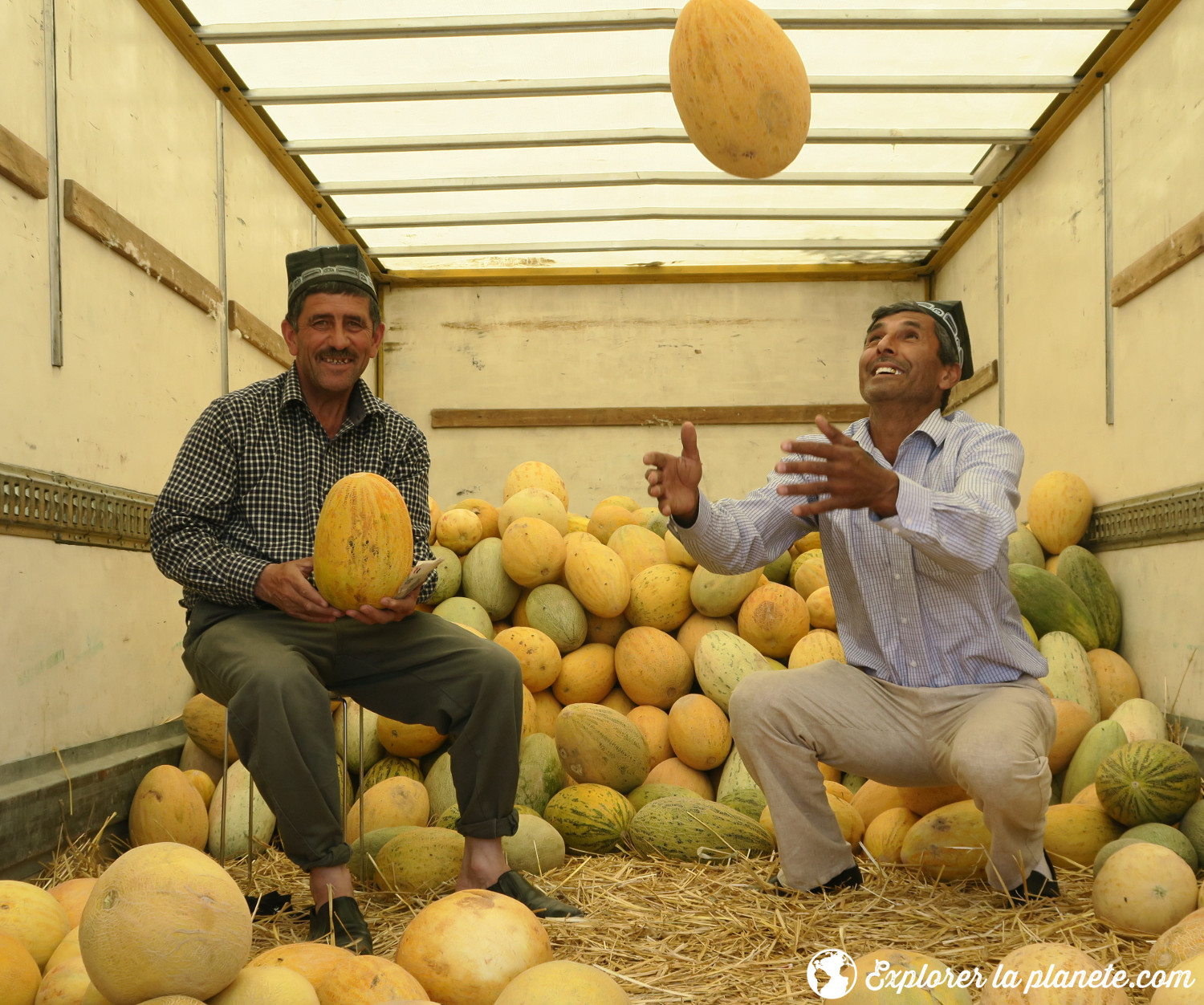 Tadjikes avec melons.