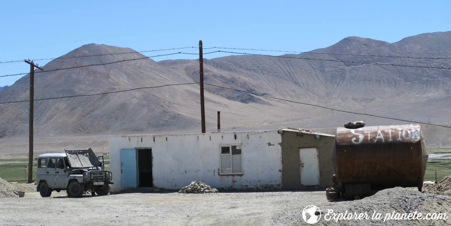 Station d'essence à Murghab.