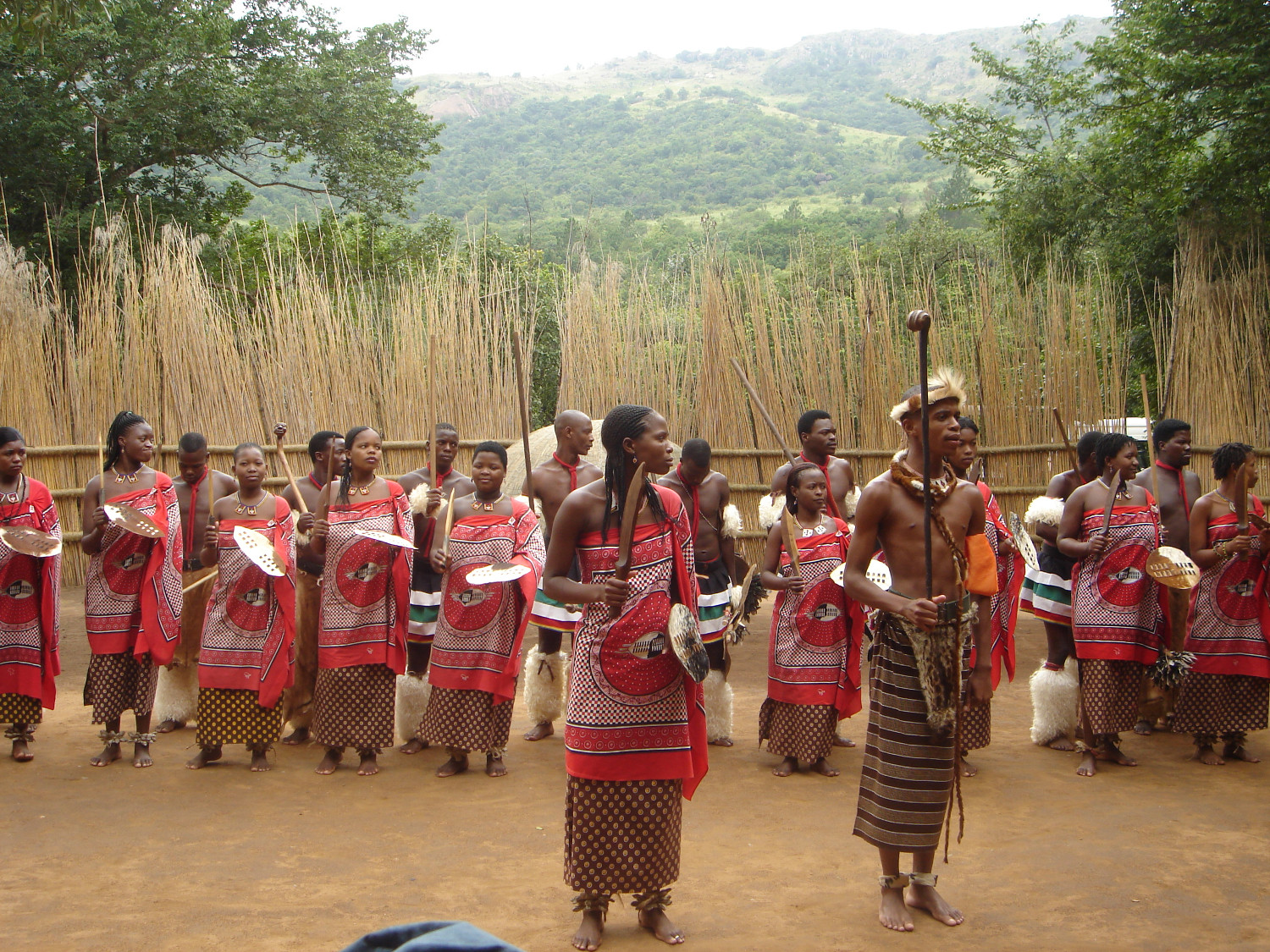 tribu qui danse au Swaziland destinations en dehors des sentiers battus