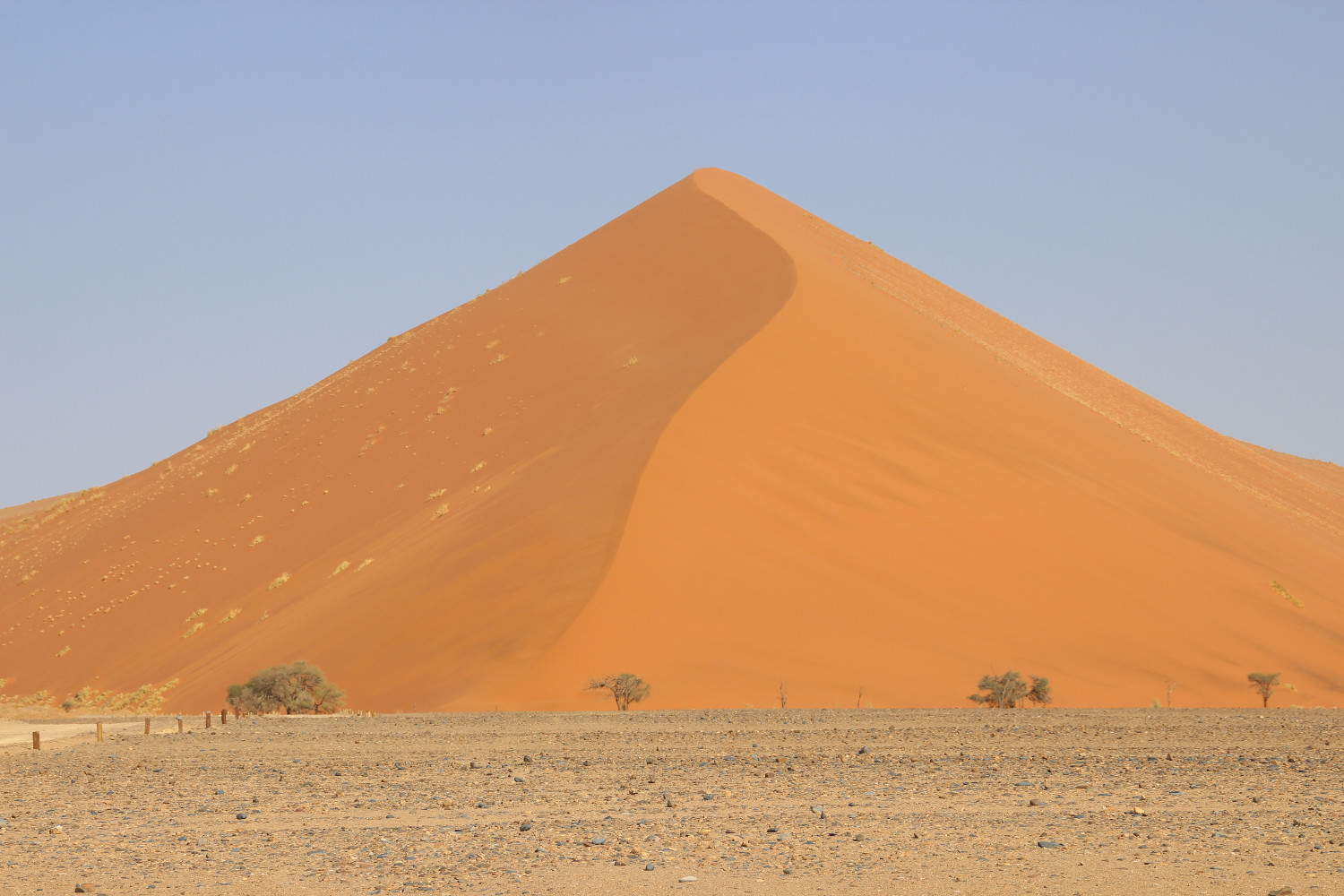 Dune de sable en Namibie destinations en dehors des sentiers battus