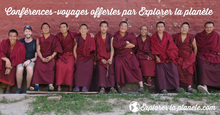 Conférences-voyages offertes dans les écoles du Québec par Explorer la planète je suis avec des moines en Chine