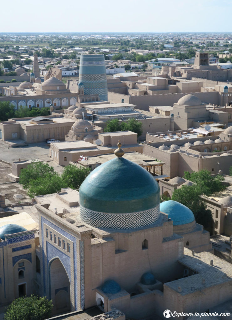 La vue du minaret Islom-Hoja, le plus haut d'Ouzbékistan.